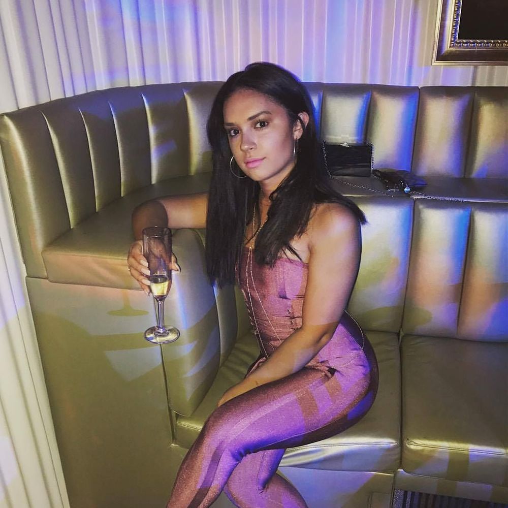 Meet your Posher, Valeria